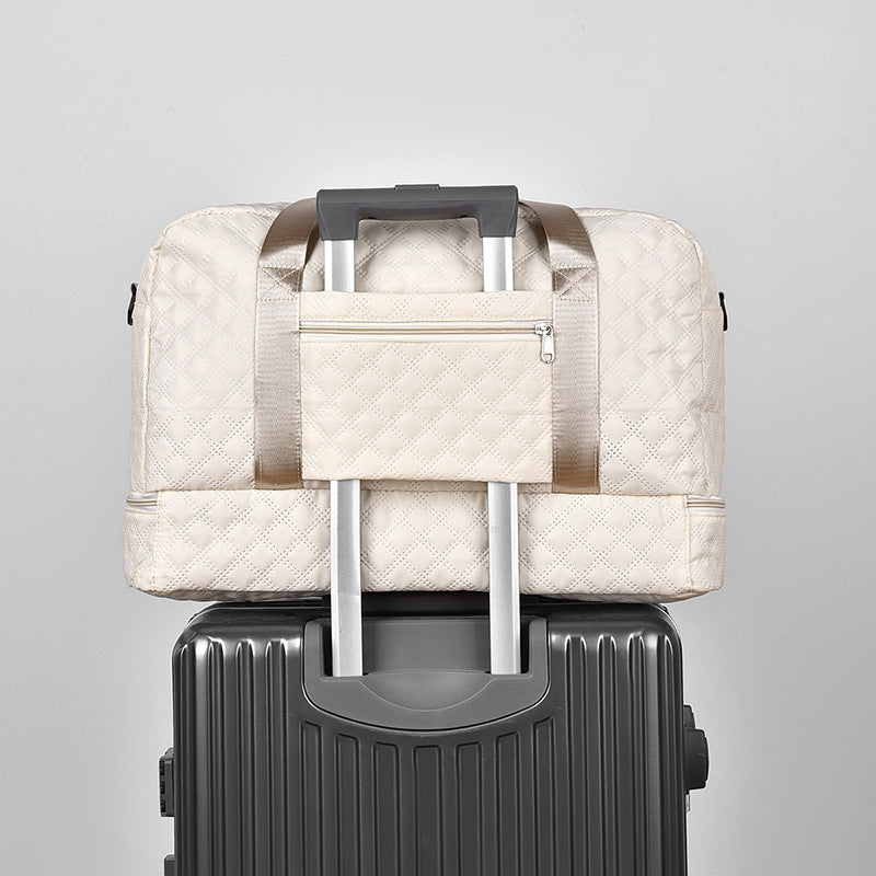 Praktisk weekendbag med bottenfack